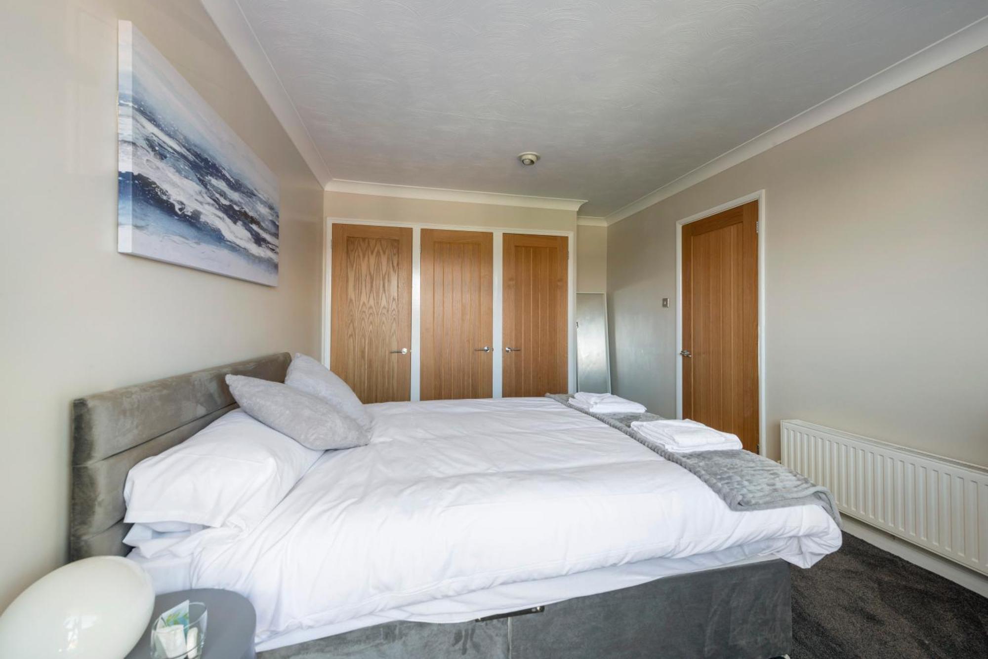 5 Bedroom Detached Beach House Poole Exterior foto